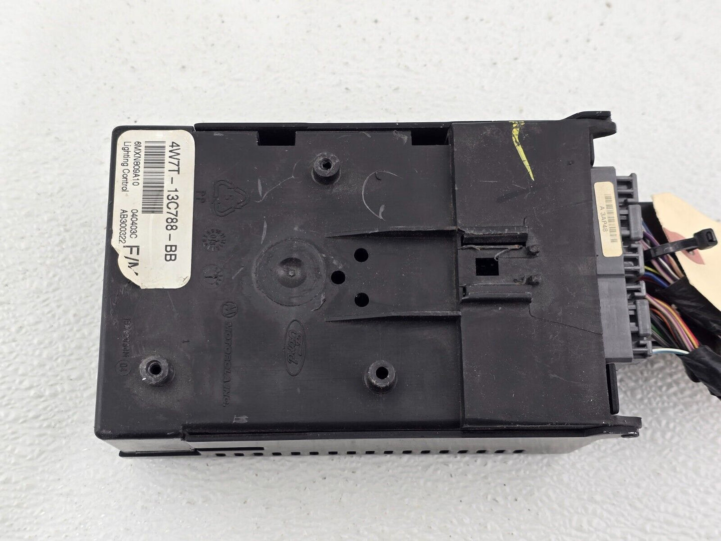 2003-2004 Ford Crown Mercury Genuine Lighting Control Module OEM 4W7T-13C788-BB